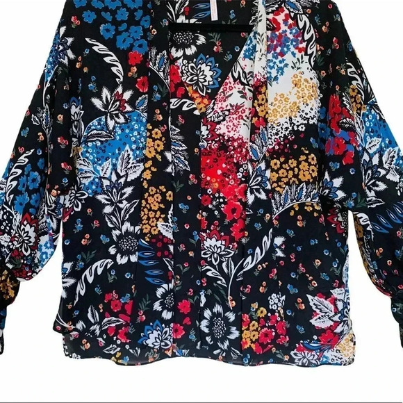 Laundry by Shelli Segal 4 Floral Ruffled Blouse - Picture 3 of 12